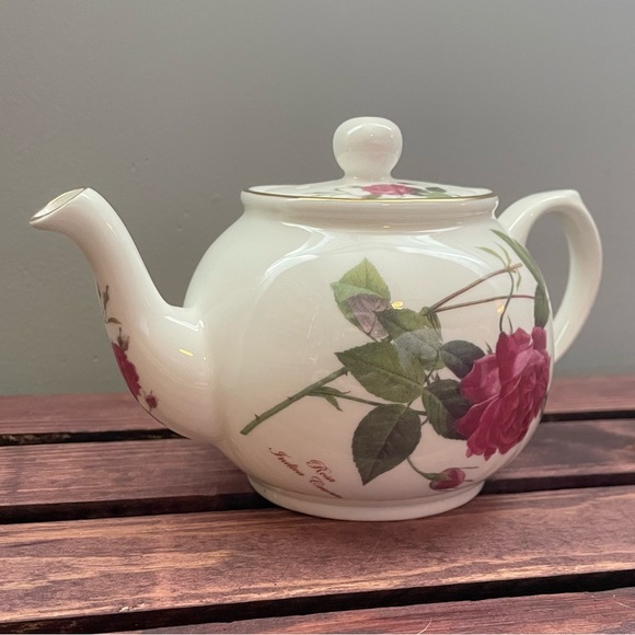 Royal Patrician Rosa Indica Cruenta Fine Bone China Teapot - Picture 1 of 6